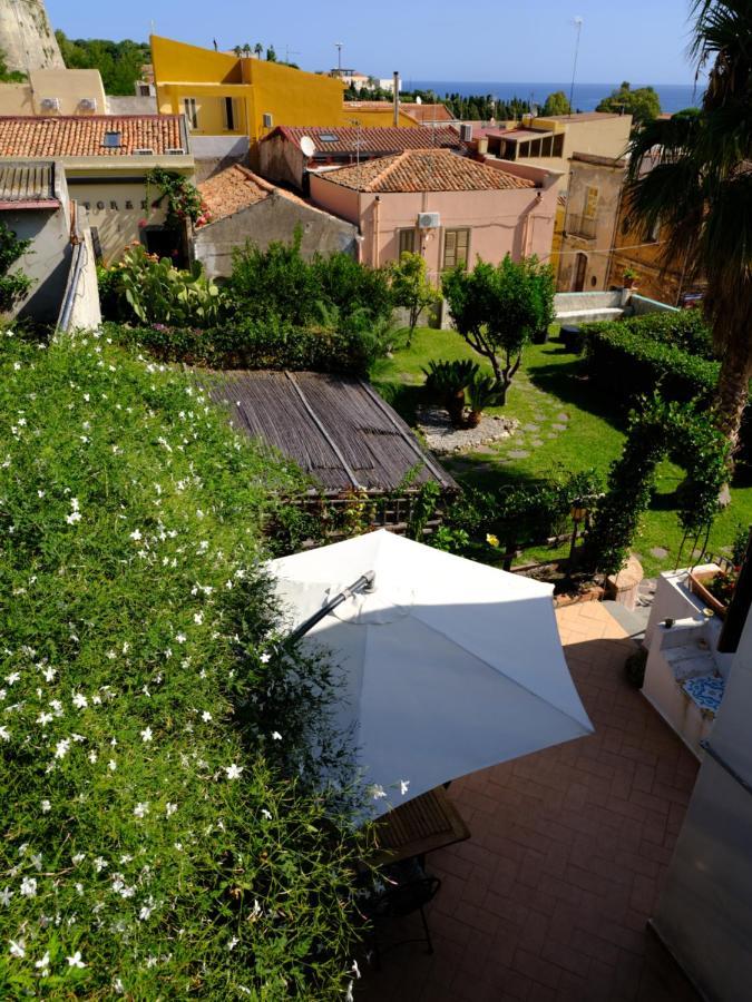 L'Antico Borgo Bed & Breakfast Milazzo Eksteriør bilde
